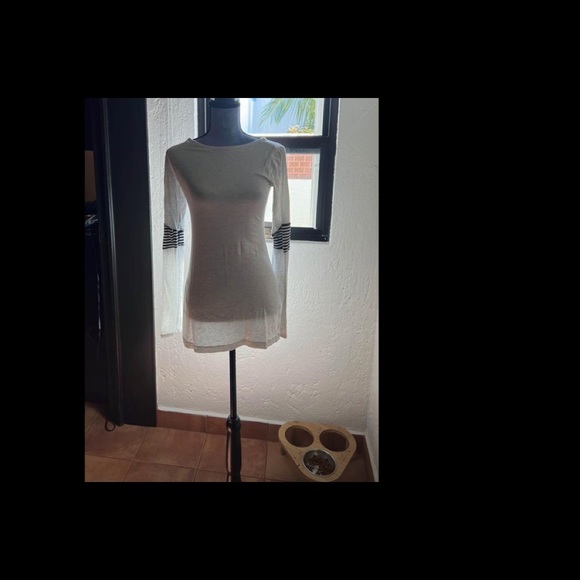 Lululemon long sleeve top - Picture 3 of 9